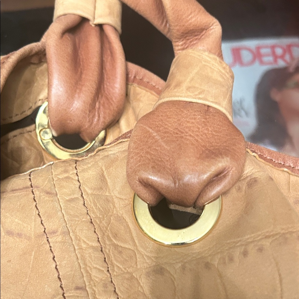 Elegant Tan Croc-Embossed leather Hobo Bag - Picture 12 of 13